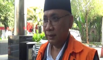 Menjelang