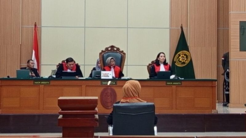 Pembacaan eksepsi Dokter Tifa di PN Jaktim pada Kamis (9/7/2026). Foto: Ist.