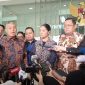 Pengacara dan istri eks Mendikbudristek Nadiem Makarim melaporkan empat hakim yang menangani kasus dugaan korupsi pengadaan laptop Chromebook dan CDM ke KY, Senin (6/7/2026). Foto: Ist.