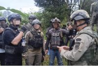 Personel Satgas Operasi Damai Cartenz-2026 saat mengamankan lokasi dan barang bukti pascaoperasi penegakan hukum di kawasan Logpon, Distrik Dekai, Yahukimo. Foto: Ist.