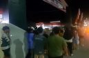 Ratusan warga Kelurahan Mandailing mendatangi Mapolres Tebing Tinggi pada Senin (20/7/2026) malam untuk mempertanyakan kaburnya seorang tahanan kasus pencurian. Foto: Ist.