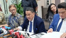 Tim kuasa hukum mantan Jampidsus Febrie Adriansyah. Foto: Ist.