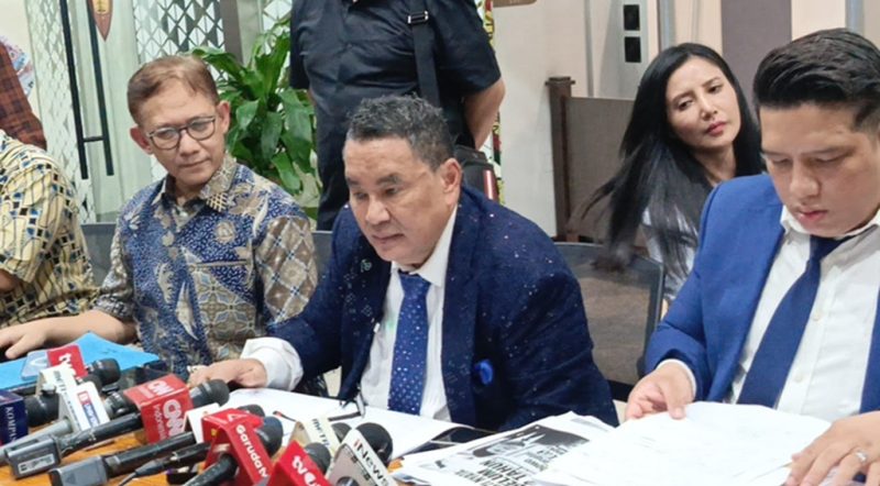 Tim kuasa hukum mantan Jampidsus Febrie Adriansyah. Foto: Ist.