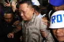 Mantan Jaksa Agung Muda Bidang Tindak Pidana Khusus (Jampidsus) Febrie Adriansyah, saat dibawa ke mobil tahanan untuk ditahan di rutan KPK di Gedung Kejagung, Jakarta, Jumat (24/07/2026). Foto: Ist.