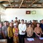 Gubernur Sumatera Utara, Muhammad Bobby Afif Nasution, berfoto bersama para siswa dan jajaran pendidik saat meninjau SMKN 1 Lotu, Kabupaten Nias Utara, Kamis (6/8/2026). Foto: Ist.