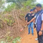 Penyidik Polres Lampung Utara melakukan olah tempat kejadian perkara di lokasi pembegalan, Jalan Simpang Limus, Desa Buminabung, Kecamatan Abung Kunang, Rabu (19/8/2026). Foto: Ist.