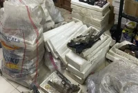 Sebagian dari temuan sebanyak 996 pucuk senjata yang tersimpan di gudang sebuah yayasan di kawasan Pondok Pinang, Kebayoran Lama, Jakarta Selatan. Foto: Ist.