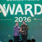 Gubernur Sumatera Utara Bobby Nasution menerima trofi Anugerah Program Inovasi Pembangunan Terpuji dalam ajang Detik Sumatera Awards 2026 di Grand Ballroom Trans Hotel, Jakarta, Jumat (28/8/2026). Foto: Ist.