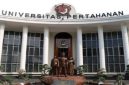Gedung Rektorat Universitas Pertahanan (Unhan) RI. Kementerian Pertahanan menegaskan tidak ada aturan yang melarang kadet perempuan Unhan berhijab, dan akan menyempurnakan aturan seragam agar mengakomodasi penggunaan hijab secara proporsional. Foto: Ist.