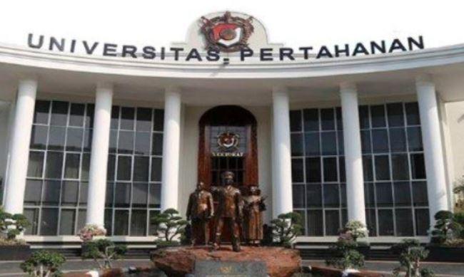 Gedung Rektorat Universitas Pertahanan (Unhan) RI. Kementerian Pertahanan menegaskan tidak ada aturan yang melarang kadet perempuan Unhan berhijab, dan akan menyempurnakan aturan seragam agar mengakomodasi penggunaan hijab secara proporsional. Foto: Ist.