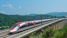 Kereta Cepat Whoosh: Mulai September 2026, pengelolaan KCIC selaku operator Whoosh akan beralih ke bawah naungan Kementerian Keuangan melalui skema Special Mission Vehicle guna mempercepat penanganan utang proyek tanpa membebani APBN secara langsung. Foto: Ist.