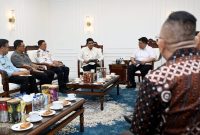 Gubernur Sumatera Utara, Bobby Nasution, menerima audiensi panitia Toba Caldera Culture Festival 2026 didampingi Bupati Samosir Vandiko Timotius Gultom di Kantor Gubernur Sumut, Selasa (11/8/2026). Foto: Ist.