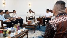 Gubernur Sumatera Utara, Bobby Nasution, menerima audiensi panitia Toba Caldera Culture Festival 2026 didampingi Bupati Samosir Vandiko Timotius Gultom di Kantor Gubernur Sumut, Selasa (11/8/2026). Foto: Ist.
