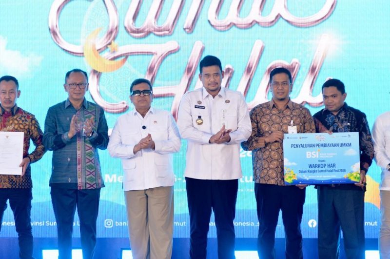 Gubernur Sumatera Utara Bobby Nasution bersama jajaran terkait dalam pembukaan Sumut Halal Fest 2026 di Medan, Rabu (26/8/2026). Foto: Ist.