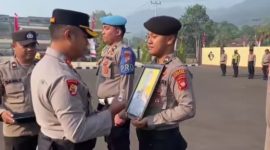 Kapolres Kayong Utara Pimpin Upacara PTDH Aiptu R(Foto:Ist) 