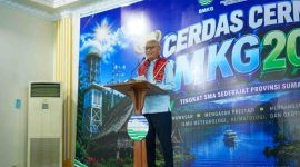 Wakil Gubernur Sumatera Utara, Surya, menyampaikan sambutan sekaligus apresiasi atas penyelenggaraan Lomba Cerdas Cermat BMKG Tahun 2026 tingkat SMA/MA/SMK sederajat se-Sumatera Utara di Balai Besar BMKG Wilayah I Medan, Selasa (4/8/2026). Foto: Ist.