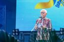 Wakil Gubernur Sumatera Utara Surya memberikan sambutan sekaligus menutup secara resmi Pekan Raya Sumatera Utara (PRSU) 2026 di Medan, Minggu (2/8/2026). Dalam arahannya, ia menekankan agar dampak ekonomi PRSU yang mencatatkan putaran uang Rp50 miliar dapat berkelanjutan melalui penguatan iklim investasi, daya saing daerah, dan pelayanan publik yang semakin baik. Foto: Ist.