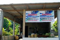 Kantor dan unit usaha BUMDes Mekar Sari Jaya di Desa Mekar Sari, Kecamatan Deli Tua, Kabupaten Deli Serdang, yang kini menjadi sorotan terkait dugaan pendirian di atas lahan sengketa, kejanggalan dokumen, serta penggunaan Dana Desa yang mendesak diaudit. Foto: Hendra.