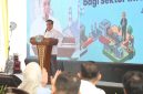 Menteri Ketenagakerjaan Yassierli memberikan sambutan sekaligus meluncurkan program keringanan iuran Jaminan Kecelakaan Kerja dan Jaminan Kematian bagi pekerja informal sektor persampahan dalam acara Aksi Kolaborasi Peluncuran Pelindungan Sosial di Fasilitas RDF Rorotan, Jakarta Utara, Senin (10/8/2026). Foto: Ist.