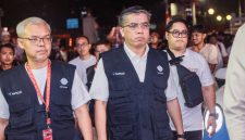 Menteri Ketenagakerjaan Yassierli beserta jajaran tampil dalam karnaval peringatan HUT ke-81 Kemerdekaan RI di Jakarta, Senin (17/8/2026).