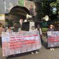Foto: Massa dari Jatmiko bersama elemen mahasiswa menggelar aksi unjuk rasa kelima di depan Kantor Kejaksaan Agung RI, Jakarta, Jumat (21/8/2026).
