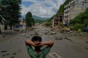 Puing-puing dan aliran lumpur tebal yang menyapu permukiman di Nepal pascabanjir bandang dahsyat, Rabu (26/8/2026). Foto: Ist.