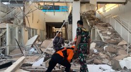 Dampak kerusakan akibat gempa M7,7 yang mengguncang Nusa Tenggara Timur (NTT) (dok. Basarnas)