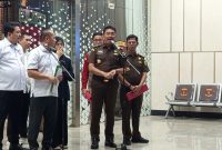 Direktur Penyidikan Jaksa Agung Muda Tindak Pidana Khusus, Saiful Bahri Siregar, didampingi jajaran penyidik Kejagung memberikan keterangan pers di Gedung Bundar Jampidsus Kejagung, Rabu (12/8/2026). Foto: Ist.