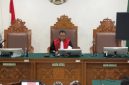 Hakim tunggal PN Jakarta Selatan Richard Edwin Basoeki membacakan putusan penolakan praperadilan Febrie Adriansyah di ruang sidang, Jumat (28/8/2026). Foto: Ist.