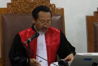 Hakim tunggal Pengadilan Negeri Jakarta Selatan, I Ketut Darpawan, membacakan putusan praperadilan pada Rabu (26/8/2026). Foto: Ist.