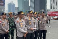 Kabid Humas Polda Metro Jaya, Kombes Pol Budi Hermanto, menyampaikan keterangan pers terkait pengamanan aksi mahasiswa di kawasan Bundaran HI, Jakarta, Selasa (18/8/2026. Foto: Ist.