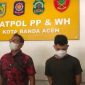 Kepala Inspektorat Kota Banda Aceh berinisial FD (kiri) dan AM di Kantor Satpol PP-WH Kota Banda Aceh. Foto: Ist.