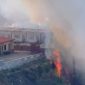 Kobaran api dan asap tebal melanda kawasan Cemoro Lawang, Gunung Bromo, Kamis (27/8/2026). Foto: Ist.