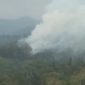 Kepulan asap tebal membumbung tinggi dari kawasan hutan Gunung Burangrang, Kecamatan Bojong, Purwakarta, Kamis (27/8/2026). Foto: Ist.