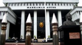 Gedung Mahkamah Agung RI, lembaga yang menerbitkan SEMA Nomor 4 Tahun 2026 pada Rabu (19/8/2026). Aturan baru ini menegaskan putusan bebas tidak dapat diajukan banding maupun kasasi, serta mengatur ketentuan penahanan dan syarat formal upaya hukum untuk putusan lepas. Foto: Ist.