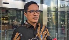 Kuasa hukum keluarga Febrie Adriansyah, Febri Diansyah soal kematian Sutrimo. Foto: Ist.