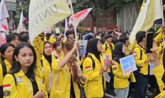 BEM UI Dihadang Polisi di Jalan Sudirman, Massa Sampaikan Orasi dari Mobil Komando