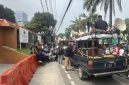 Massa berkumpul di depan Pengadilan Negeri Jakarta Selatan, Rabu (19/8/2026), menyuarakan penolakan terhadap sidang praperadilan mantan Jampidsus Kejagung Febrie Adriansyah. Foto: Ist.