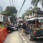 Massa berkumpul di depan Pengadilan Negeri Jakarta Selatan, Rabu (19/8/2026), menyuarakan penolakan terhadap sidang praperadilan mantan Jampidsus Kejagung Febrie Adriansyah. Foto: Ist.