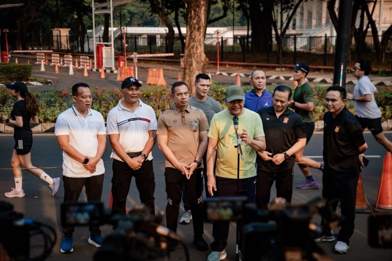 Menteri Koordinator Politik dan Keamanan Djamari Chaniago memberikan keterangan pers di kawasan Senayan, Jakarta Pusat, Kamis (27/8/2026). Foto: Ist.