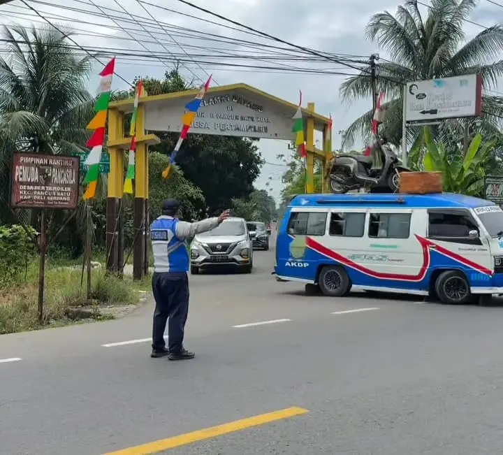 Sosialisasi jalur alternatif Medan-Berastagi yang dilakukan Dinas Perhubungan Deli Serdang. Foto: Ist.