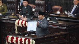 Presiden Prabowo Subianto menyampaikan Pidato Kenegaraan dalam Sidang Tahunan MPR RI Tahun 2026 di Gedung MPR/DPR RI, Jakarta, Jumat (14/8/2026). Dalam pidatonya, Presiden mengusulkan pemberian amnesti khusus bagi pengurus BUMN yang mengakui kesalahan serta pembentukan pengadilan ad hoc untuk mengusut pelanggaran direksi BUMN selama 30 tahun terakhir. Foto: Ist.