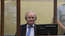 Ratko Mladic tampak saat menjalani sidang di Pengadilan Kriminal Internasional untuk Bekas Yugoslavia (ICTY), Den Haag. Foto: Ist.