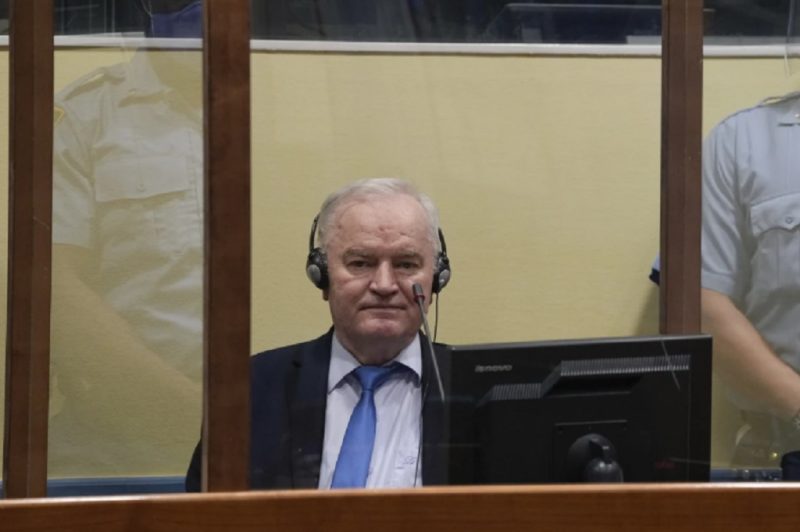 Ratko Mladic tampak saat menjalani sidang di Pengadilan Kriminal Internasional untuk Bekas Yugoslavia (ICTY), Den Haag. Foto: Ist.