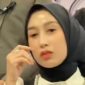 Reza Gladys didampingi tim kuasa hukumnya saat memberikan keterangan pers terkait putusan banding Pengadilan Tinggi DKI Jakarta, Sabtu (29/8/2026). Foto: Ist.