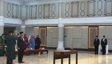 Gubernur Sumatera Utara, Muhammad Bobby Afif Nasution, melantik Timur Tumanggor sebagai Penjabat Sekretaris Daerah Sumatera Utara di Aula Raja Inal Siregar, Kantor Gubernur Sumut, Jumat (14/8/2026).