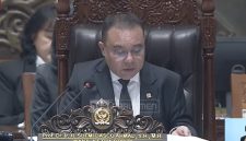 Wakil Ketua DPR RI, Prof. Dr. Ir. H. Sufmi Dasco Ahmad, memimpin Rapat Paripurna yang menetapkan batas waktu pengesahan RUU Perampasan Aset paling lambat pada 15 Desember 2026. Keputusan ini disambut setuju secara bulat oleh seluruh anggota DPR yang hadir. Foto: Ist.