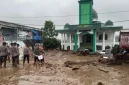Petugas gabungan menyisir kawasan terdampak banjir bandang di Kecamatan Gunung Talang, Kabupaten Solok, Sumatera Barat, Selasa (22/9/2026). Foto: Ist.