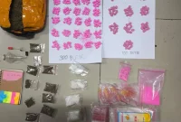 Barang bukti peredaran narkotika yang disita Polres Metro Jakarta Pusat: sabu, pil berlogo Keropi dan Granat, ekstasi, serta ganja. Dua tersangka ditangkap di Hotel G, barang diduga berasal dari Pekanbaru dan siap diedarkan ke Jakarta serta Depok, Rabu (23/9/2026). Foto: Ist.