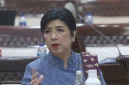 Gubernur Bank Indonesia Destry Damayanti menyampaikan penjelasan terkait tekanan terhadap rupiah dan langkah penstabilan nilai tukar dalam rapat bersama Komisi XI DPR RI di Kompleks Parlemen, Senin (28/9/2026). Foto: Ist.